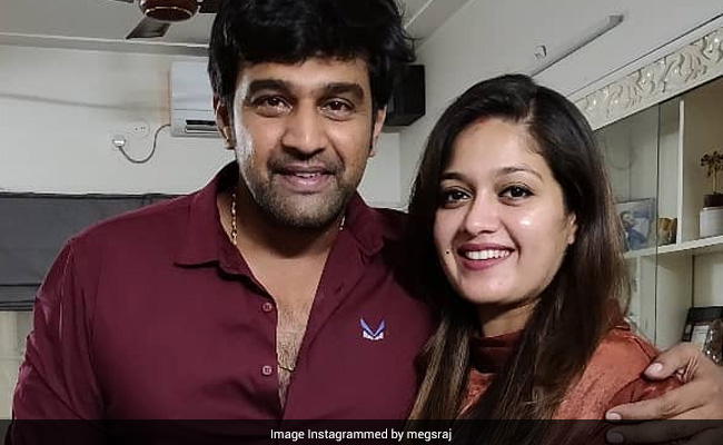"Forever And Always," Writes Meghana Raj On Chiranjeevi Sarja's Birth Anniversary. Pic Inside