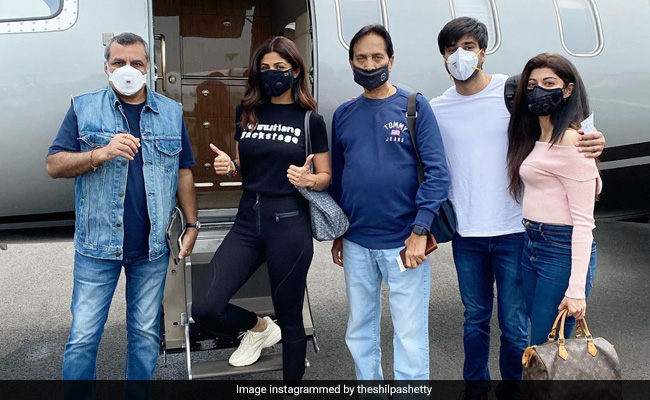 Shilpa Shetty, Paresh Rawal, Meezaan Jaaferi And Pranitha Subhash Fly To Manali For <i>Hungama 2</i>