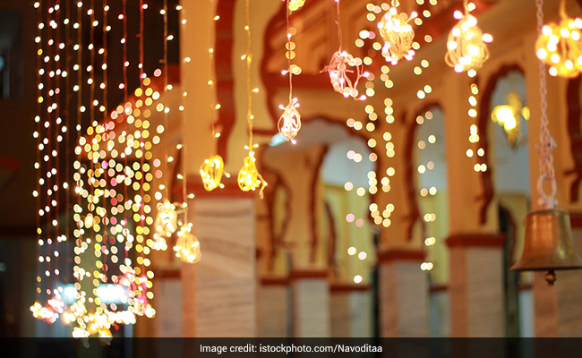 Diwali Lights: दिवाली पर इन लाइटों से करें अपने घर की सुंदर और स्टाइलिश सजावट
