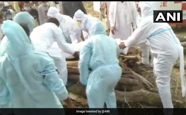 दिल्ली में कोरोना से जान गंवाने वालों की तादाद तेजी से बढ़ी, तैयार किया जा रहा नया श्मशान घाट