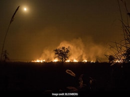 Toxic Air From Farm Fires Set to Make India's Covid Fight Deadlier Toxic Air From Farm Fires Set to Make India's Covid Fight Deadlier
