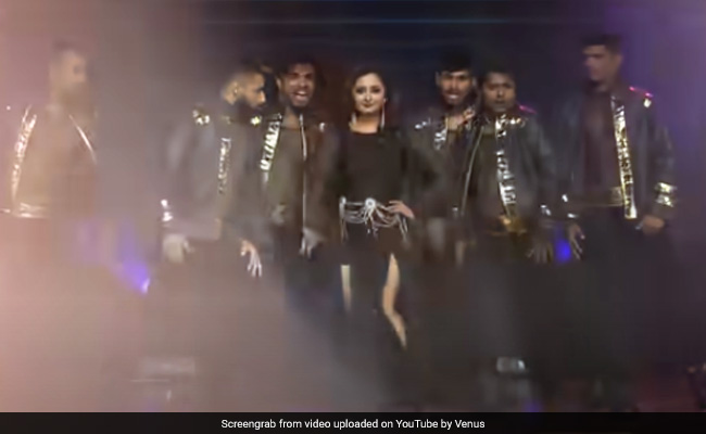 Rashami Desai  ने 'चुरा के दिल मेरा' सॉन्ग पर यूं किया जोरदार डांस, बार-बार देखा जा रहा Video