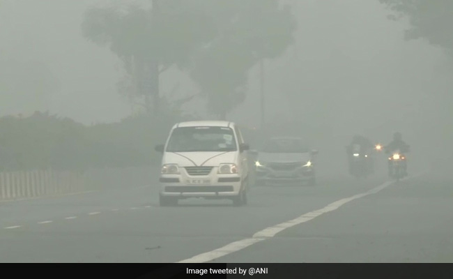 Unwilling To Breathe Delhi Toxic Air, Many Families Are Simply Abandoning The City