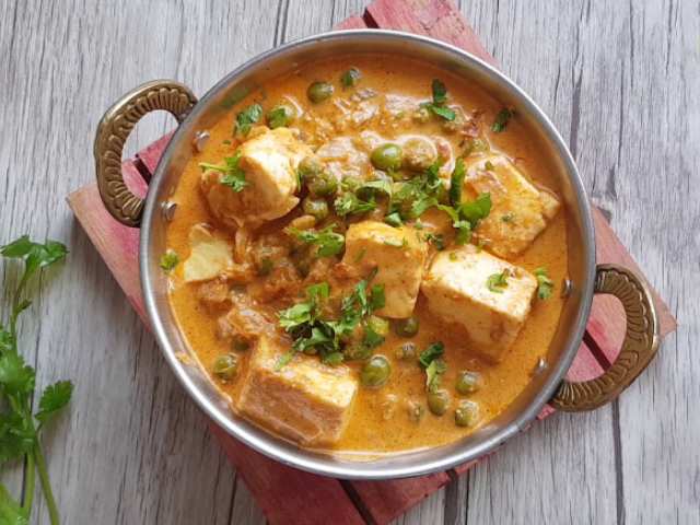 How To Make Matar Paneer Lababdar | Easy Matar Paneer Lababdar Recipe Video