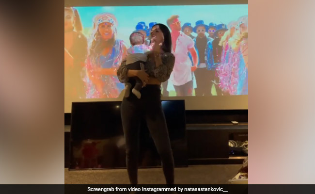 नताशा स्टेनकोविक ने अपने बेटे के साथ डांस करते हुए शेयर किया Video,  फैन्स ने यूं दिया रिएक्शन