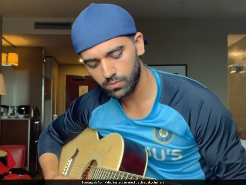 Australia vs India: Deepak Chahar Shows Off Guitar Skills, Plays Shah Rukh Khans Popular Song. Watch