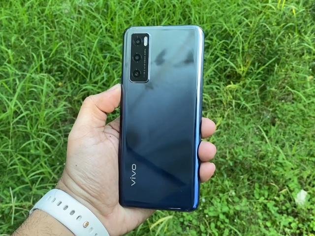 Vivo V20 SE Review: Worthy Realme 7 Pro Rival?