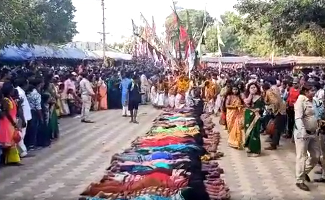 Hundreds Ignore Covid, Gather For Chhattisgarh's "Wish-Granting" Ritual