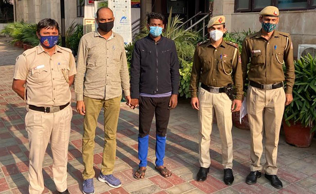 Delhi पुलिस ने अश्लील मैसेज भेज फोटो वायरल करने की धमकी देने वाले को असम से दबोचा