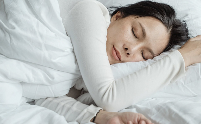 Bring Home These Super Cozy Winter Blankets To Stay Snug All Night