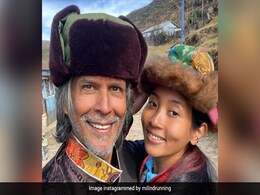 En-Route Sandakphu, What Milind Soman And Ankita Konwar Did On Their Pit Stop At 10,000 Feet En-Route Sandakphu, What Milind Soman And Ankita Konwar Did On Their Pit Stop At 10,000 Feet