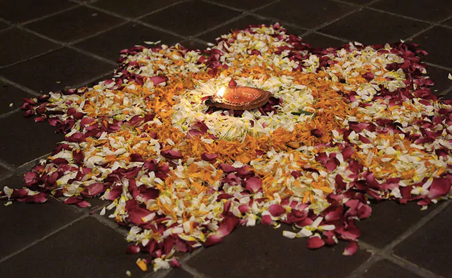 Diwali Rangoli Designs 2020: Rangoli Ideas To Add Colours To Your Deepavali