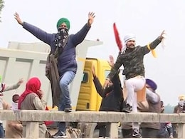 Farmers Protest LIVE Updates: किसानों ने सिंघु बॉर्डर पर फूंका PM मोदी का पुतला, दिल्ली के रास्ते में 15-20 हजार अन्नदाता Farmers Protest LIVE Updates: किसानों ने सिंघु बॉर्डर पर फूंका PM मोदी का पुतला, दिल्ली के रास्ते में 15-20 हजार अन्नदाता