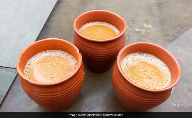 <i>''Kulhads"</i> To Replace Plastic Tea Cups At Railway Stations