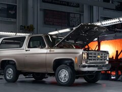 GM Unveils Chevy 1977 K5 Blazer-E Powered By eCrate Conversion Kit 