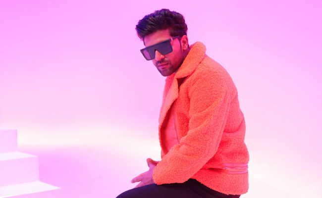 <i>Heelein Toot Gayi</i>: Guru Randhawa Joins Badshah For This Peppy Track