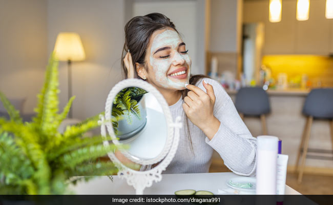 Moisturizer For Oily Skin In Winter: Top 10 Picks For You