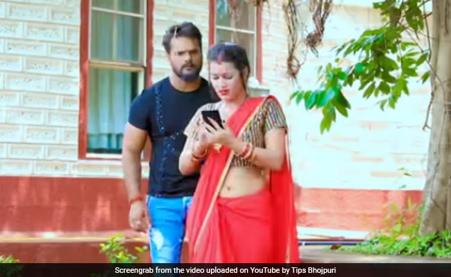 Bhojpuri Song: खेसारी लाल यादव ने भोजपुरी सॉन्ग 'फोटोकॉपी' से मचाया धमाल, वायरल हुआ Video
