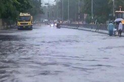Cyclone Nivar Weakens, But Heavy Rain In Chennai, Puducherry Cyclone Nivar Weakens, But Heavy Rain In Chennai, Puducherry