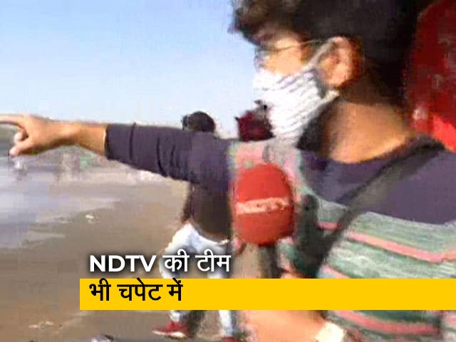 किसानों पर छोड़ी गई पानी की बौछार की चपेट में आई NDTV की टीम