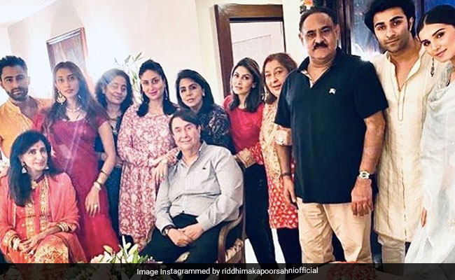 Inside The Kapoors' Family Dinner With Kareena, Neetu-Riddhima, Aadar Jain-Tara Sutaria And Others