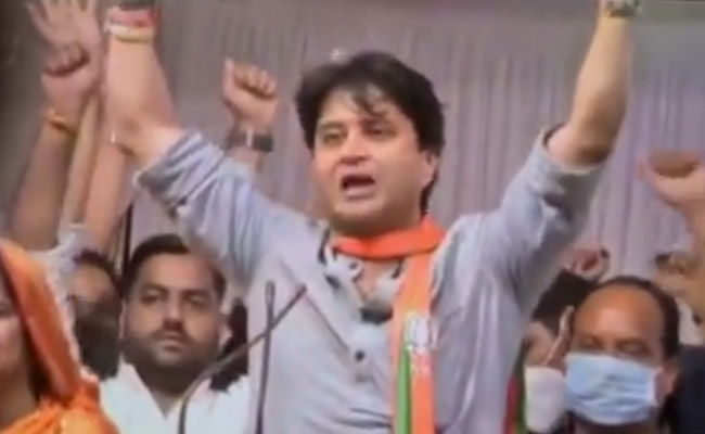 मध्यप्रदेश उपचुनाव : बीजेपी की रैली, ज्योतिरादित्य सिंधिया ने कांग्रेस के लिए वोट मांगे!