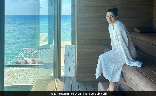While Samantha Ruth Prabhu Gushes Over Her Maldives View, We Can't Stop Looking At Her