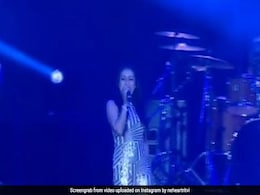 नेहा कक्कड़ को देखने उमड़ी हजारों की भीड़, स्टेज पर धमाकेदार अंदाज में गाया 'मनाली ट्रांस' सॉन्ग नेहा कक्कड़ को देखने उमड़ी हजारों की भीड़, स्टेज पर धमाकेदार अंदाज में गाया 'मनाली ट्रांस' सॉन्ग