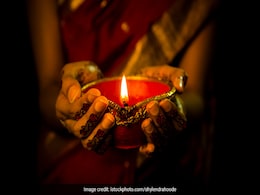 Dhanteras Yam Puja 2020: धनतेरस के दिन घर के बाहर क्यों जलाया जाता है यम के नाम का दीपक ? Dhanteras Yam Puja 2020: धनतेरस के दिन घर के बाहर क्यों जलाया जाता है यम के नाम का दीपक ?