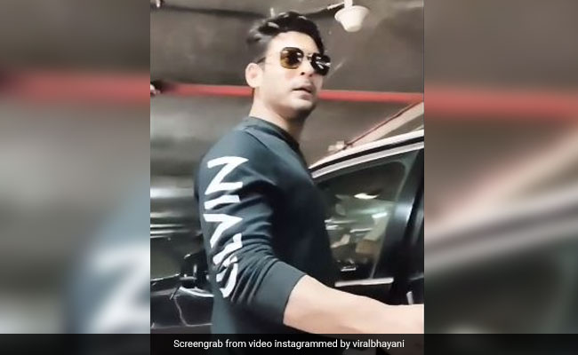 सिद्धार्थ शुक्ला ने खोला शहनाज गिल के लिए कार का गेट, तो फोटोग्राफर्स बोले- क्या बात है... देखें Video