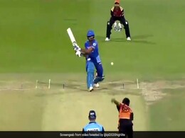 IPL 2020: शिखर धवन ने OUT होकर नहीं लिया DRS, तो युवी ने किया ट्रोल, 'गब्बर' ने दिया ऐसा जवाब - देखें VIDEO IPL 2020: शिखर धवन ने OUT होकर नहीं लिया DRS, तो युवी ने किया ट्रोल, 'गब्बर' ने दिया ऐसा जवाब - देखें VIDEO