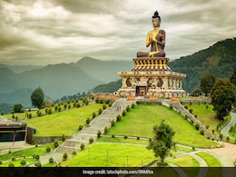 Buddhist Tourist Places in India: भारत में स्थित इन प्रसिद्ध बौद्ध पर्यटन स्थलों पर जाने से मिलता है मन को सुकून Buddhist Tourist Places in India: भारत में स्थित इन प्रसिद्ध बौद्ध पर्यटन स्थलों पर जाने से मिलता है मन को सुकून