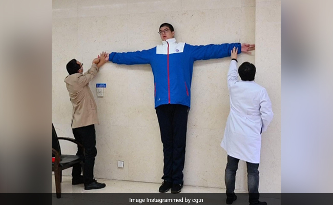 Meet Ren Keyu, The World's Tallest Teenager