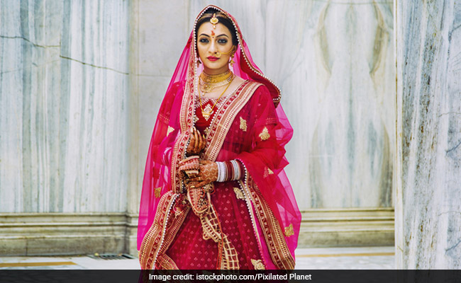 <i>Solah Shringar</i>: 16 Steps Of Traditional Indian Bridal Accessories, Makeup And Jewellery