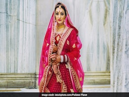 <i>Solah Shringar</i>: 16 Steps Of Traditional Indian Bridal Accessories, Makeup And Jewellery <i>Solah Shringar</i>: 16 Steps Of Traditional Indian Bridal Accessories, Makeup And Jewellery