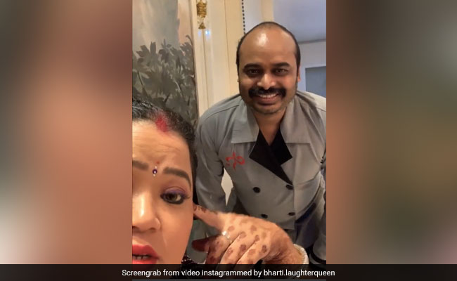 करवा चौथ पर नहीं निकल रहा था चांद, तो भारती सिंह ने शख्स को बुलाकर किया ऐसा- देखें Video