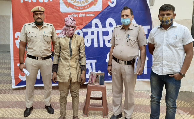 दिल्ली : महिला का फोन व पैसे छीनकर फ्लाईओवर की कैविटी में घुसा झपटमार, पुलिस ने ऐसे पकड़ा