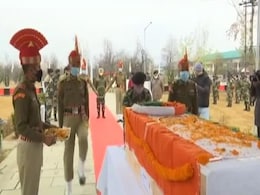BSF Pays Tribute To Sub-Inspector Killed In Pakistan Ceasefire Violation BSF Pays Tribute To Sub-Inspector Killed In Pakistan Ceasefire Violation