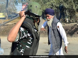 किसानों पर जवानों ने किया लाठी चार्ज, तो स्वरा भास्कर बोलीं-  दुख की बात ये है कि ये जवान भी किसान का ही बेटा... किसानों पर जवानों ने किया लाठी चार्ज, तो स्वरा भास्कर बोलीं-  दुख की बात ये है कि ये जवान भी किसान का ही बेटा...