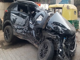 Delhi में तेज रफ्तार ट्रक और कार की टक्कर, कार सवार दो भाई गंभीर रूप से घायल Delhi में तेज रफ्तार ट्रक और कार की टक्कर, कार सवार दो भाई गंभीर रूप से घायल