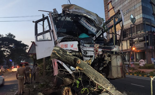 Driver Dead, Over 20 Passengers Injured As Bus Rams Tree In Kochi