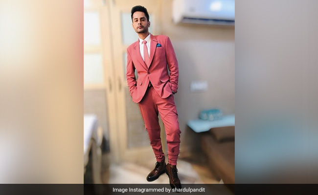 शार्दुल पंडित Bigg Boss से हुए बाहर, जैस्मीन भसीन और रूबिना दिलाइक में जंग शुरू शार्दुल पंडित Bigg Boss से हुए बाहर, जैस्मीन भसीन और रूबिना दिलाइक में जंग शुरू