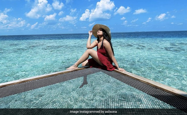Goodbyes Are Hard. Ask Sonakshi Sinha, Who Left A Piece Of Her Heart In Maldives