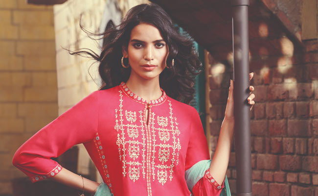 Diwali 2020: 10 Fabulous <i>Salwar Kameez</i> Suits Which Will Take You Fashionably Through The Festive Season