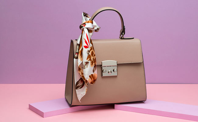 10 Stylish And Spacious Handbags Perfect For A Work Outfit