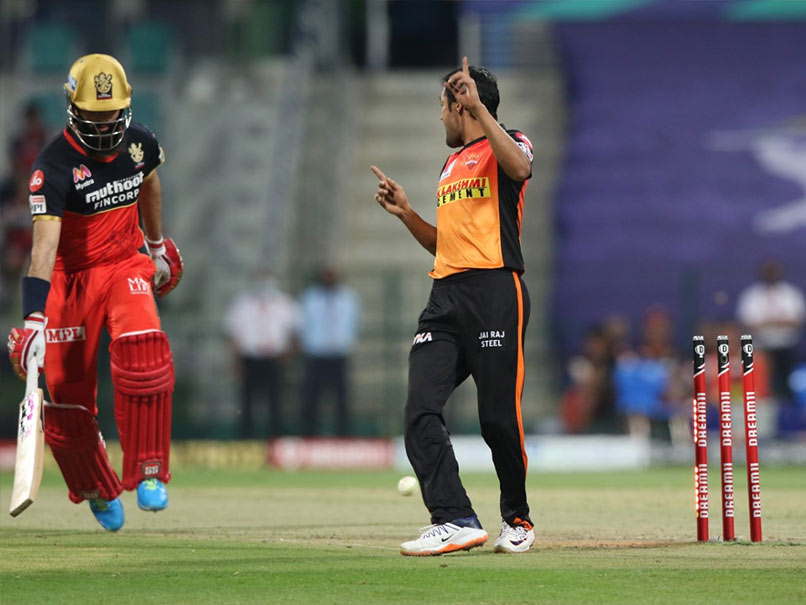 IPL 2020, SRH vs RCB: Moeen Ali's Run Out Off A Free-Hit Invites Crazy Reactions From Fans. Watch
