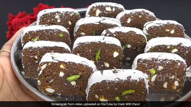 5 Minute Recipes: Make Chocolate Roll Barfi With These 3 Ingredients (Recipe Video Inside)