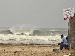 Cyclone Nivar Landfall Likely Near Puducherry At 145 Kmph After Midnight: 10 Points Cyclone Nivar Landfall Likely Near Puducherry At 145 Kmph After Midnight: 10 Points