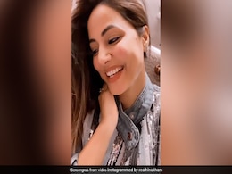 हिना खान का Video हुआ वायरल, शर्माते हुए बोलीं- ऐसा पहली बार हुआ है 17-18 सालों में... हिना खान का Video हुआ वायरल, शर्माते हुए बोलीं- ऐसा पहली बार हुआ है 17-18 सालों में...