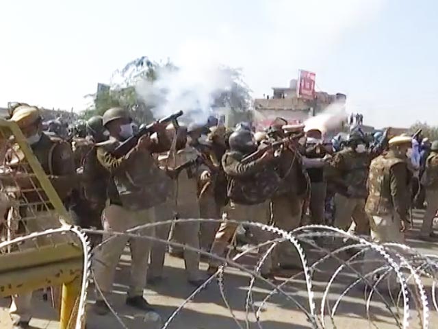 Delhi Police Block Farmers With Tear Gas
